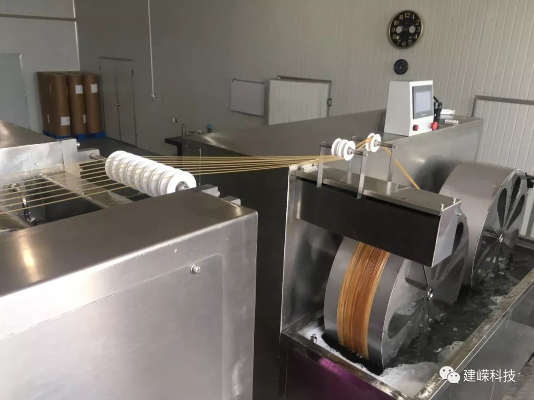 客戶現(xiàn)場紡絲驗收，開機紡絲一氣呵成