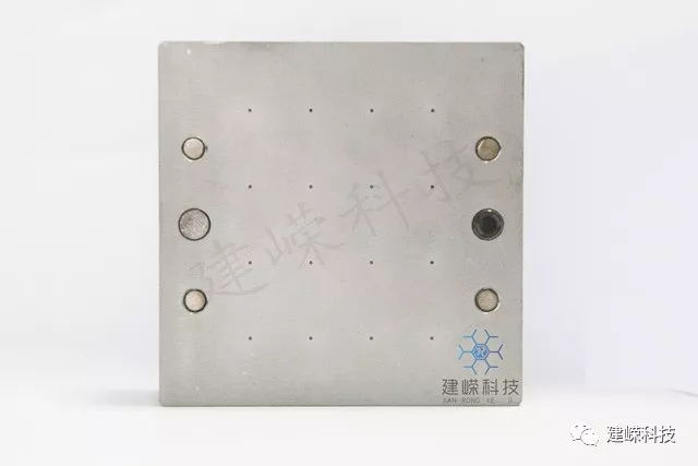 全新產(chǎn)品:16孔中空纖維膜噴絲板